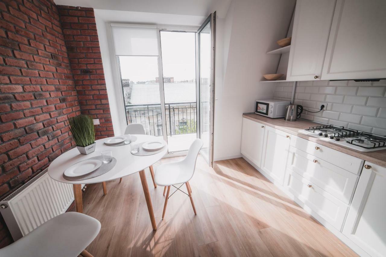 Kostjukowski Apartments Lychakivska 70A Leopoli Esterno foto