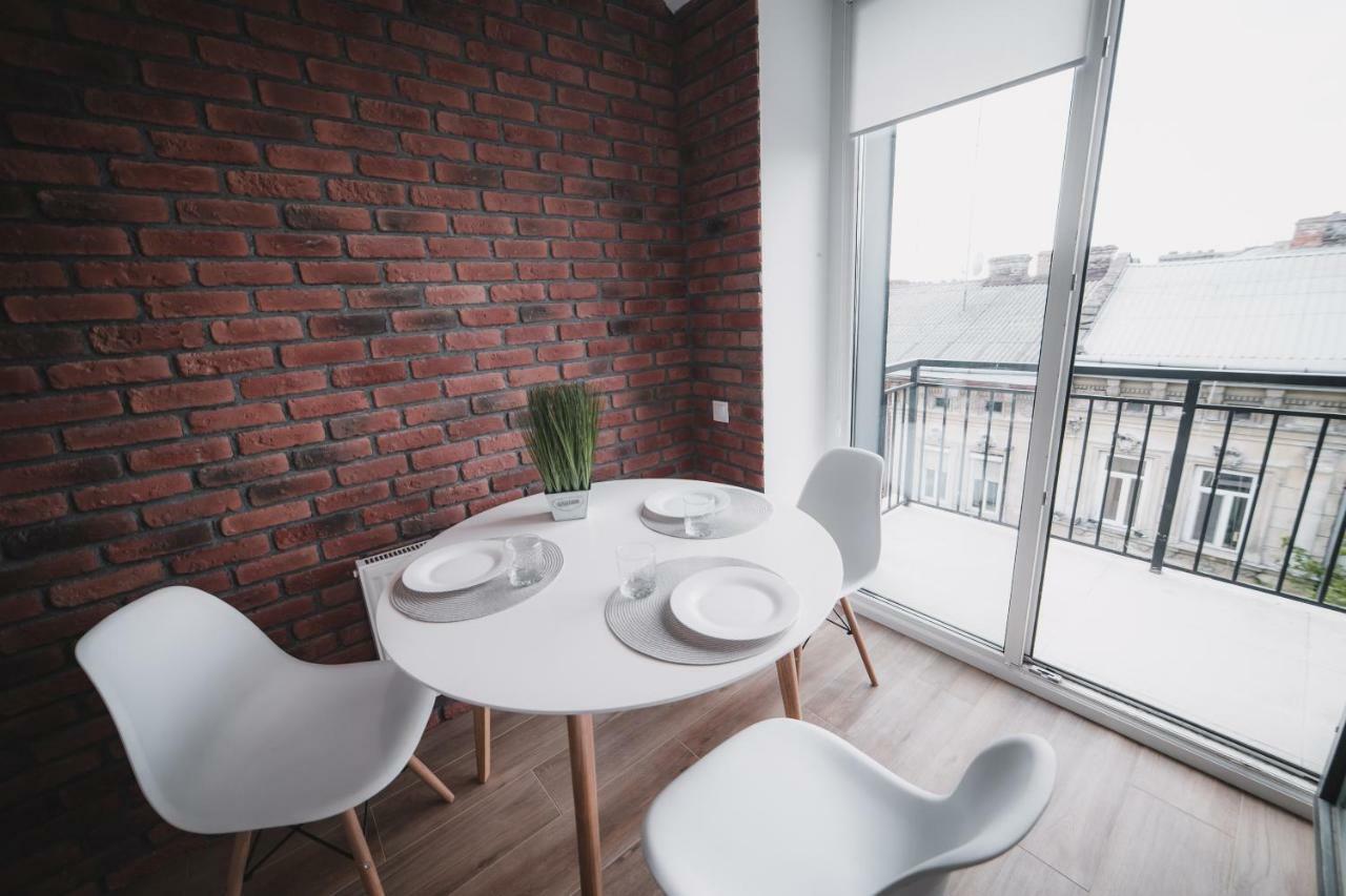 Kostjukowski Apartments Lychakivska 70A Leopoli Esterno foto